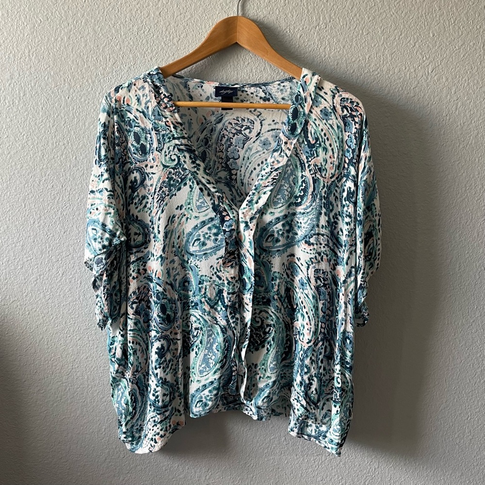 Daytrip from Buckle Blue and Pink Boho Paisley Blouse Size Medium